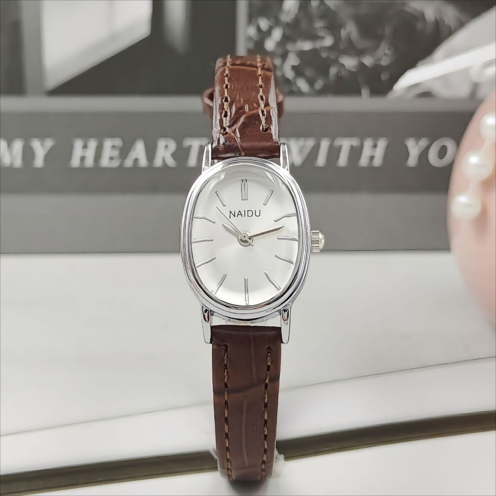 Luxury Watch With Leather Strap - Orologio da donna con quadrante ovale