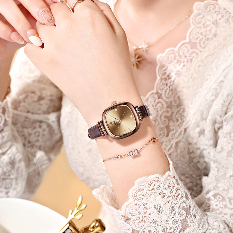 Orologio Quadrato da Donna in  - Luxury Watch Vintage recensione e prezzo