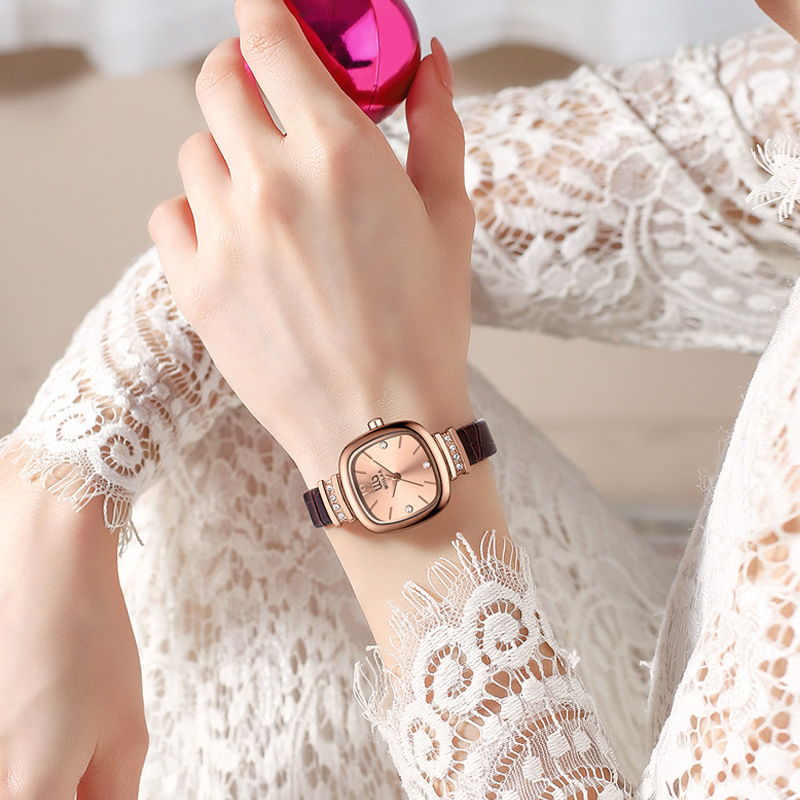 Orologio Quadrato da Donna in  - Luxury Watch Vintage recensione e prezzo