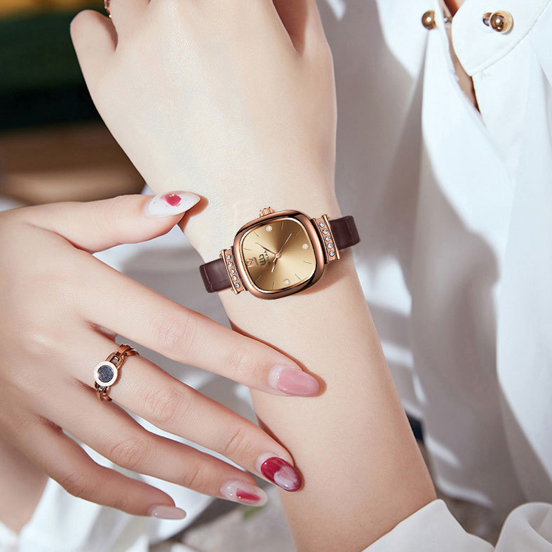 Orologio Quadrato da Donna in  - Luxury Watch Vintage recensione e prezzo