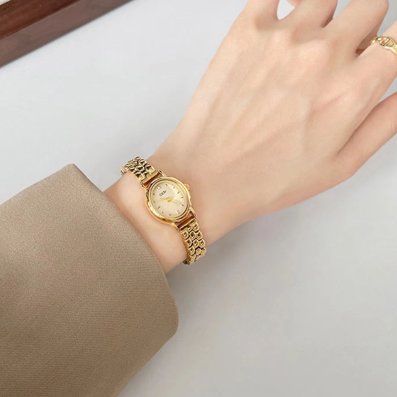 Orologio da Donna di Lusso Ori - Quiet Luxury Watch recensione e prezzo