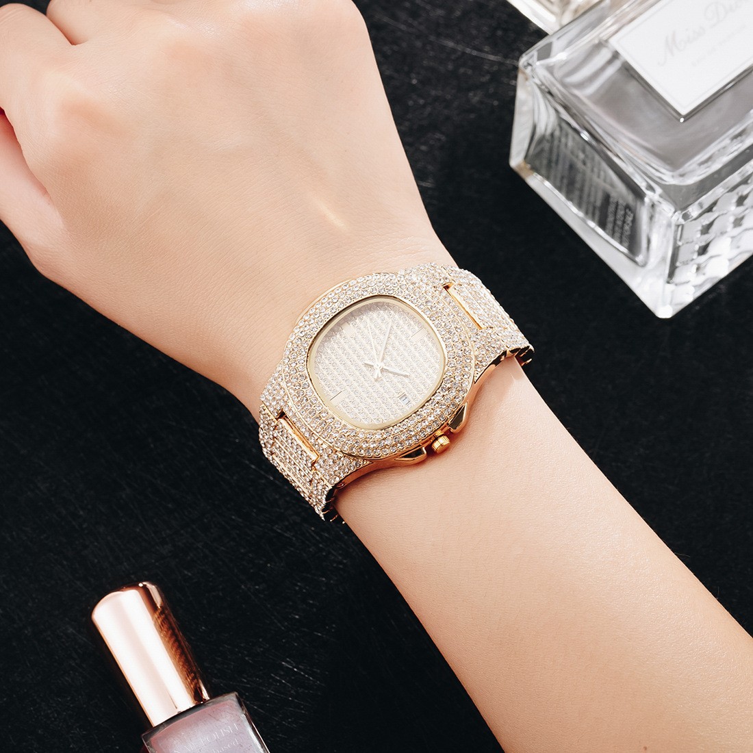 Nuovo orologio da uomo alla mo - Luxury Watch Trading recensione e prezzo