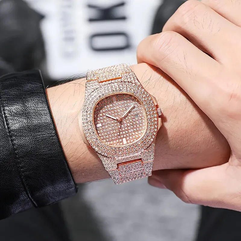 Nuovo orologio da uomo alla mo - Luxury Watch Trading recensione e prezzo