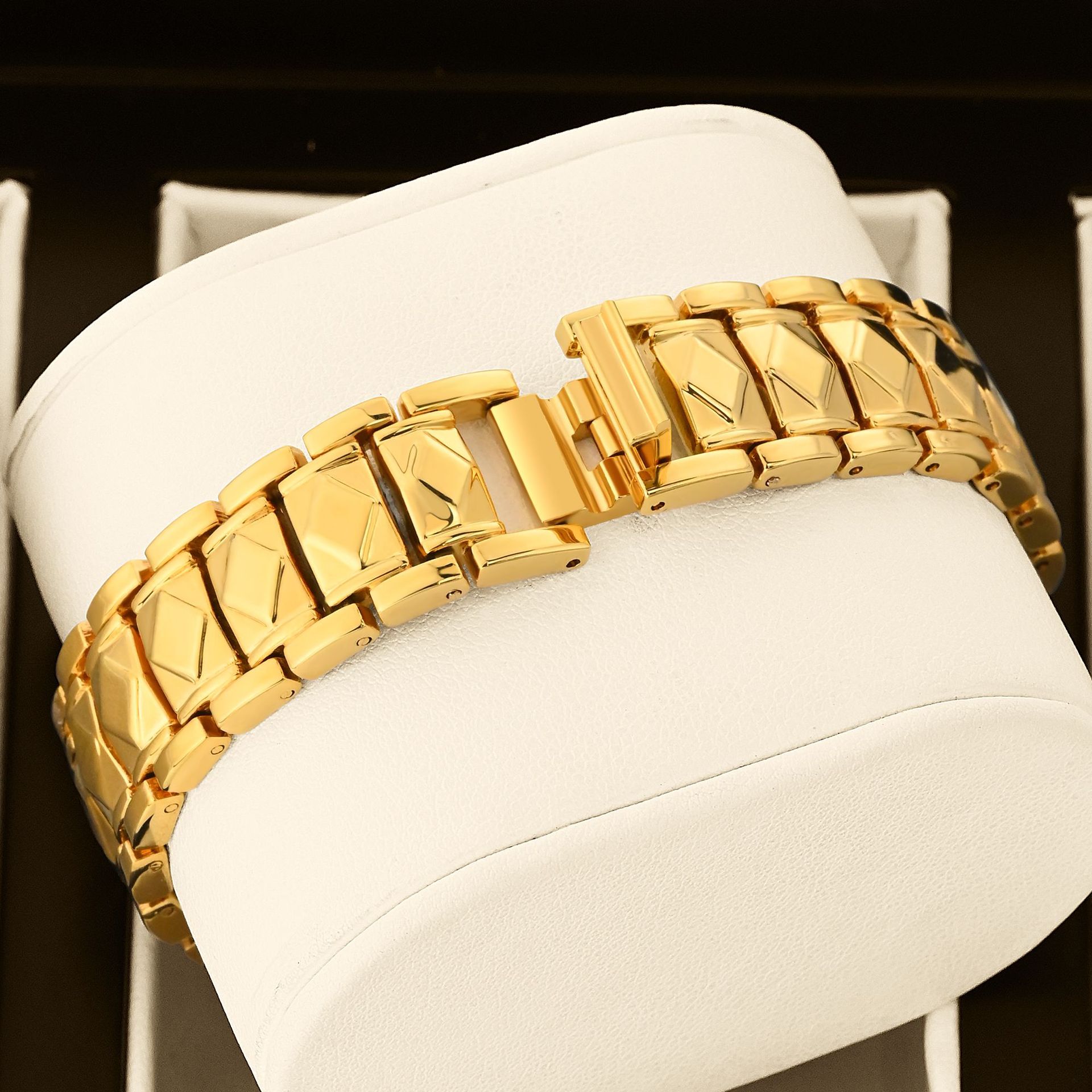 Orologio da Donna Yalalusi di  - Luxury Watch Trading recensione e prezzo